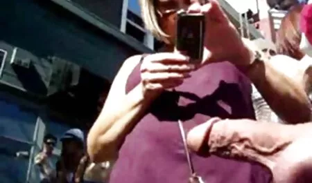 Zabrinuti Francuz uzeo je tanku mrvicu na sajmu i jebao filmeporno onlain analnu