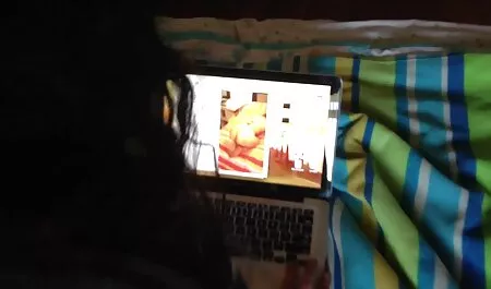 Nežna lezbijka miluje filme porno n sebe i liže macu mlade djevojke