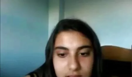 Babe s filmeporno hd prirodnim sisama prstima macajući vani