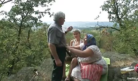 Haley Scott u ružičastim čarapama dobiva usku analnu jebu filmeporno mom