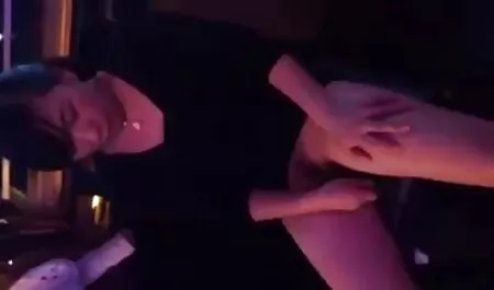Zrela žena filme porno italiana jebe crnca sa svojim mužem