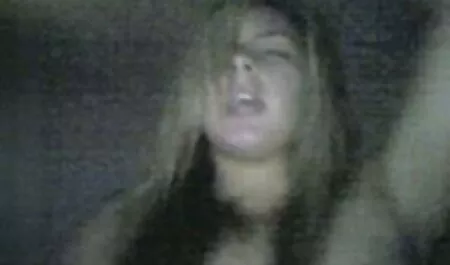 Izvadio je filme porno grati djevojku na sat i jebao za 100 dolara
