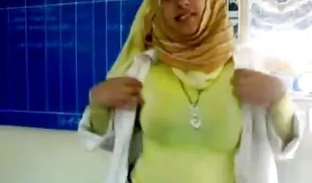 Očuh je na kasting doveo njegovu usvojenu kćerku i ona se zajebava filme porno italiana s partnerom