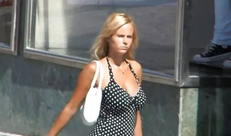 Oslikana latino djevojka u tetovažama jebe se s muškarcem filmeporno gratis cu mature