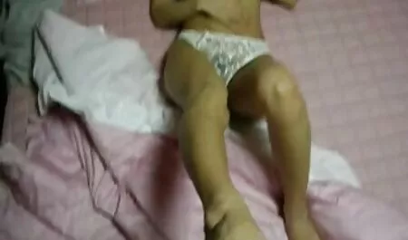 Zrela prsata filmeporno gratis online ljepotica Jewels Jade dobiva jebeni njezin ćelavi susjed