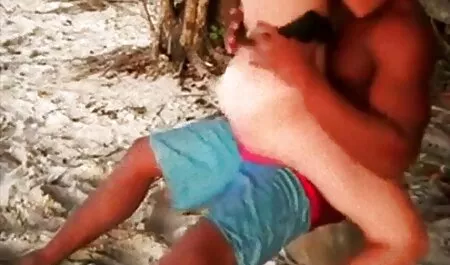 Plavuša filme porno italiana je prstima jebala svoju pičku