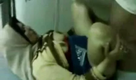 Vitka maserka filmeporno cu flocoase usisava klijenta