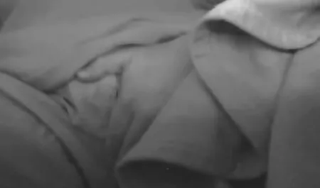 Muškarac naziva kurvu kod kuće, sve je kako treba u takvim slučajevima, velika dojka, čarape na nogama i mogućnost filmeporno hd sisanja i jahanja na članu
