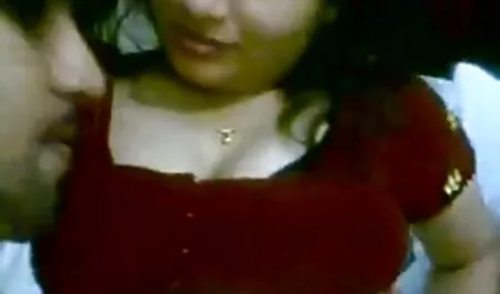 Vruća mama filme porno n sisa mastan penis svog mladog jebača
