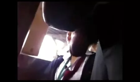 Lezbijke igraju dildo i onda filmeporno amatori se zajebavaju s muškarcem