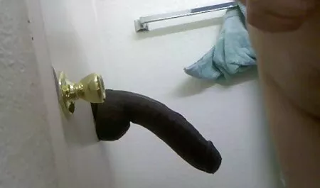 Skinuo je suprugu na telefon dok filmeporno cu flocoase sisa penis