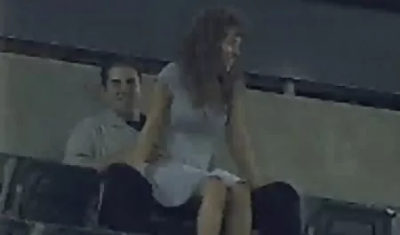 Seksi domaćica masturbira pod tušem filme porno italiana