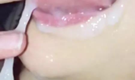 Vitka ljepotica filmeporno gratis online skače na kurac