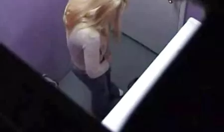 Lezbijske komadi strastveno site filme porno online se jebu na stepenicama i drhte od orgazma
