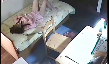 Lijepa mlada djevojka uzima dva kurca odjednom filme porno xnxxcom