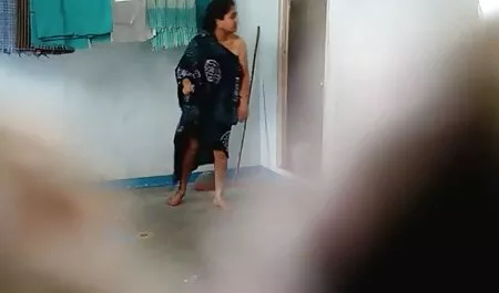 Vitka tajnica se sjeba u uredu s filme porno 10 dvije lijepe crnke