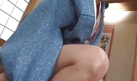 Slatka maćeha poigrala se sa filmeporno hd zadirkivanjem maćehinih grudi i jebala je