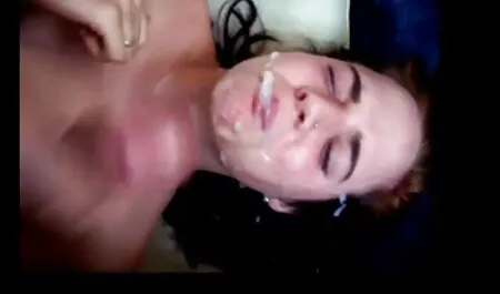 Prelijepi dječak jebe mladu crnku u analnoj filmeporno amatori i cums u njemu
