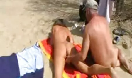 Prekrasna beba u seksi donjem rublju filme porno italiana strastveno masturbira