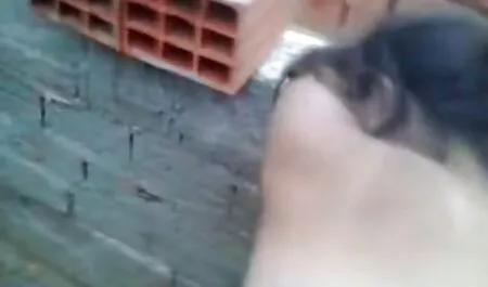 Kurva je umetnula dva prsta u njezin analni i jebeno filme porno italiana teško