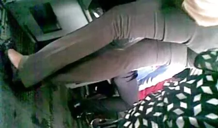 Seksi filme porno grati crvenokosa Azijatica miluje svoju obrijanu pičku