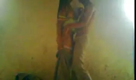 Dobar filme porno gratis brutal jebeni Azijski na kauču