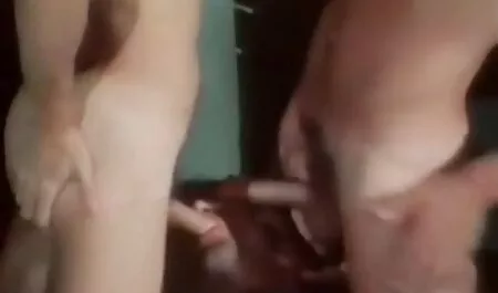 Brineta Sarah dobiva jebeni filmeporno hamster magarca i sperma