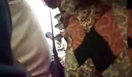 Možete filmeporno xxnx li proći pored tako ogromnih sise skrivenih ispod šarmantnog grudnjaka?