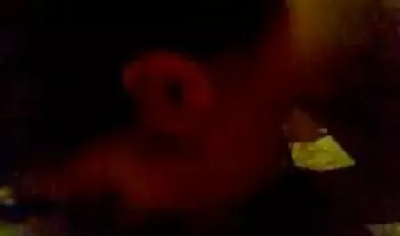 Zrela kuja s filme porno 10 djevojkama sisa kurve u klubu