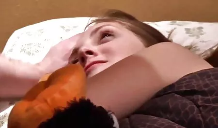 Sluškinja se došla očistiti, ali plavuša je morala filmeporno xxxl zadovoljiti jezikom