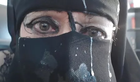 Završit će ovu kuju i sada će filmeporno mom je češće zvati u svoj ured