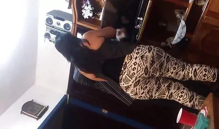 Plavokosa Naomi Neven miluje svoju mačku filme porn