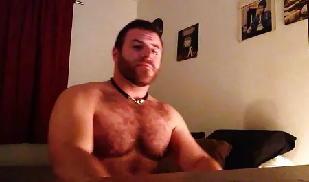Mladi pilići filme porno cu casting uživaju u lizanju maca