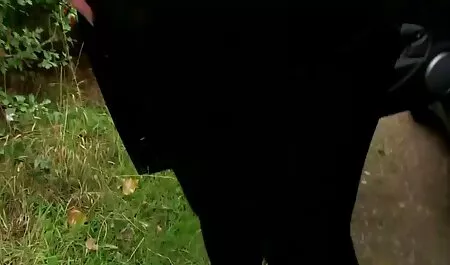 Djeca pristaju prirediti svom gospodinu pravi lezbijski nastup, filme porno grati nakon čega će biti tako lijepo prevariti se s njegovim članom