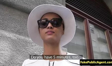 Momak filmeporno onlain kažnjava seksi lijepu brinetu s pljuskom u dupe